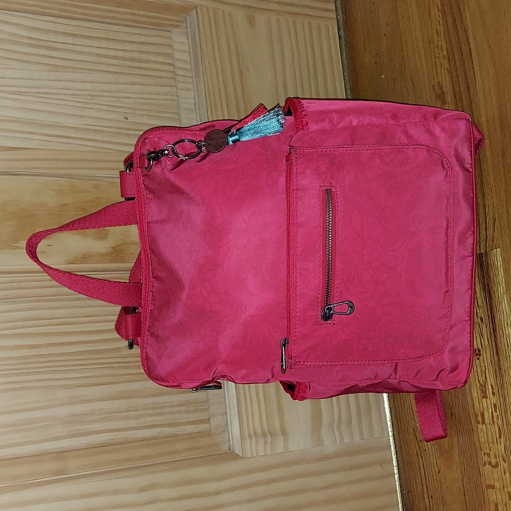 Backpack to purse Sak